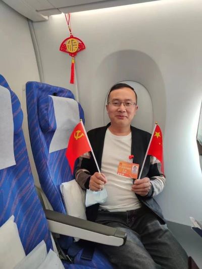 全國人大代表南亞公司劉進(jìn)：不遺余力為一線工人鼓與呼(圖2)